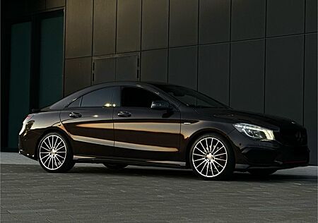 Mercedes-Benz CLA 250 Sport AMG Line 300PS