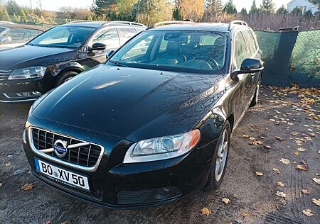 Volvo V70 D2 Edition, 6 Gang, 1 Hand, Zahnriemen neu