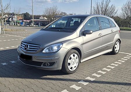Mercedes-Benz B 200 B200 Automatik | Panorama | Bi-Xenon |
