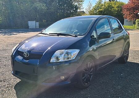 Toyota Auris 2.0 D-4D - 140000 KM 126 PS
