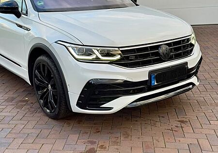 VW Tiguan Volkswagen R-Line, Head up, Standheizung.
