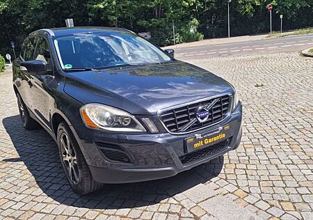 Volvo XC 60 4WD-Allrad-Automatik-AHK-Leder-Navi