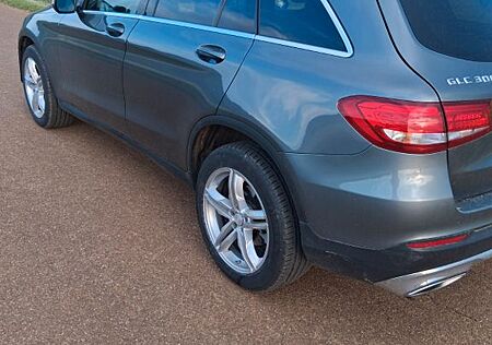 Mercedes-Benz GLC 300 4MATIC Autom. -