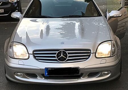 Mercedes-Benz SLK 320 -