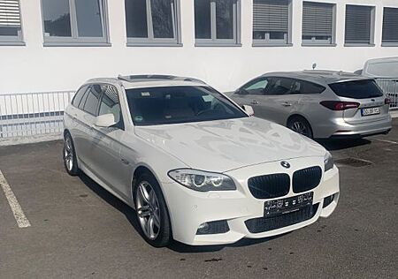 BMW 530d x M-PAKET KOMFORT KEYL SOFT KAMERA HUD PANO