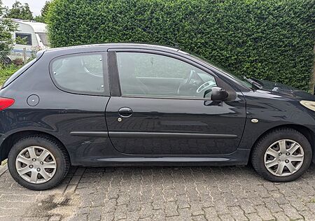 Peugeot 206 + EZ 05/2010 / 1.4L 75PS / 180tkm