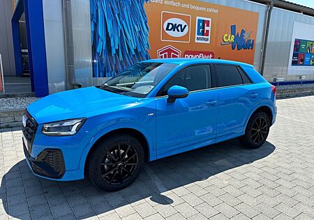 Audi Q2 35 TFSI S tronic S line,AHK,wenig KM,TÜV neu