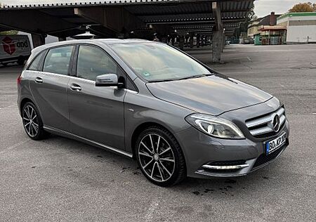 Mercedes-Benz B 200 Sportpaket Automatik Navi Xenon AHK
