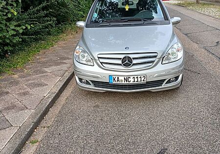 Mercedes-Benz B 200 - Mercedes Benz