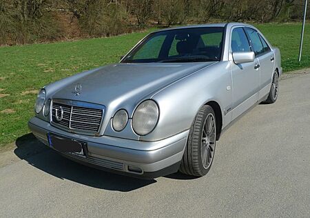 Mercedes-Benz E 230 CLASSIC Classic LPG Autogas