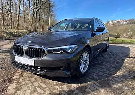 BMW 520d Touring - AHK - Garantie-Head-Up-Display