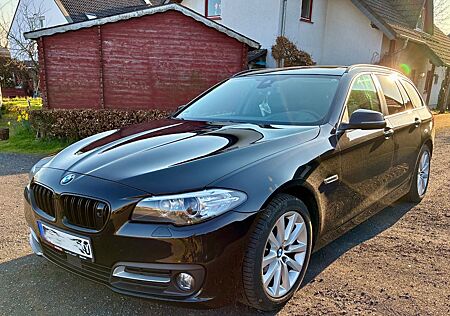 BMW 530d xDrive Touring A Luxury Line Luxury Line