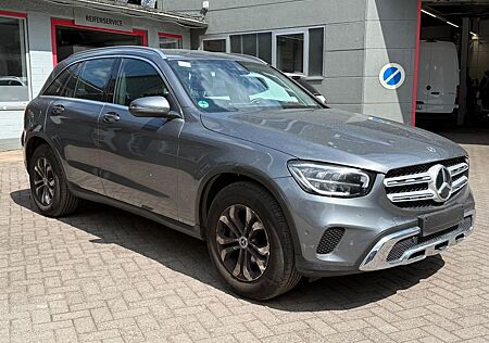 Mercedes-Benz GLC 220 d 9G 4Matic LED+NAV+KAM+ACC+SHZ+PARK+DAB