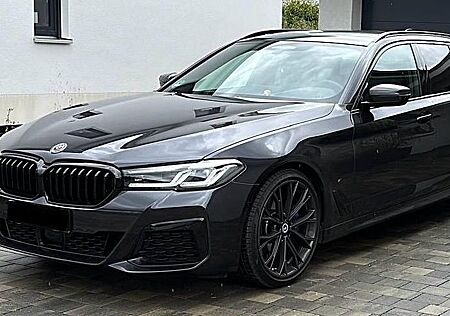 BMW 530d Touring A -
