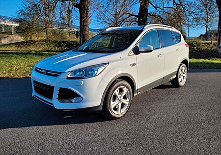 Ford Kuga 1.6 EcoBoost Titanium /GRA/AHK/8-fach/PDC