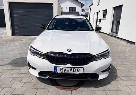 BMW 320d xDrive Touring Sport Line, AHK, M Lenkrad