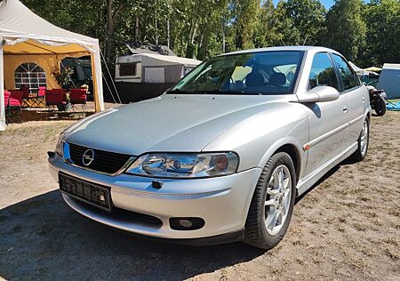 Opel Vectra 2.0 16V Sport im Traumzustand 127.000 km