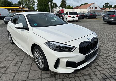 BMW 120 i Lim. M Sport Paket LED-LEDER-NAVI-1 Hand