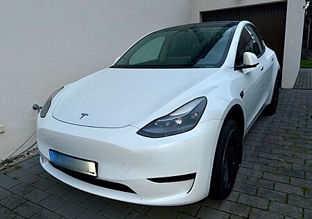 Tesla Model Y Hinterradantrieb RWD / Hardware 4