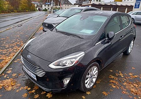 Ford Fiesta 1,0 ** Titanium / Navi ** mit Garantie