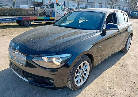 BMW 118d Limousine **CAM/LEDER/HARMAN-KARDON**