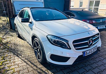 Mercedes-Benz GLA 220 CDI AMG Paket 19 Zoll Panorama AHK