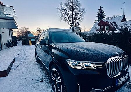 BMW X7 xDrive30d - 6 seater