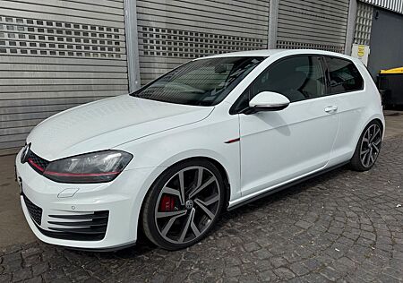 VW Golf Volkswagen VII Lim. GTI Performance BMT DSG KW Var. 2