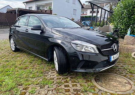 Mercedes-Benz A 180 -