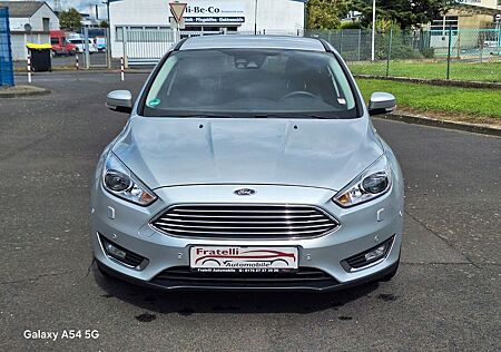 Ford Focus Lim. Titanium Brandneue Zahnriemen&Service