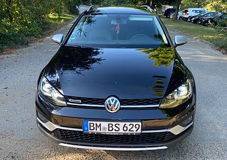 VW Golf Volkswagen 2.0 TDI BMT 135kW DSG 4MOTION Alltrack ...
