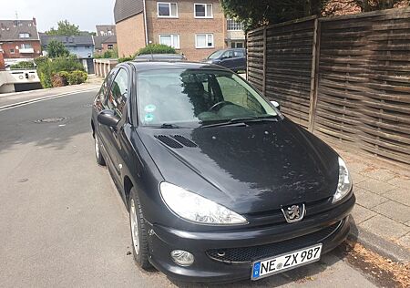 Peugeot 206 gepflegter kleinwagen mit gasanlag