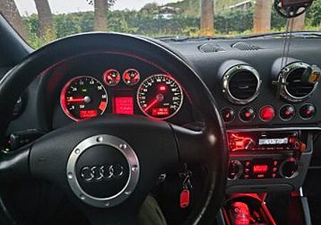 Audi TT Coupe 1.8T 132 kW -