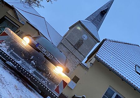 Smart ForTwo mit Schneepflug, Salzstreuer, Anhängerkupplung