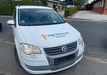VW Touran Volkswagen 2.0 TDI Highline VOLL