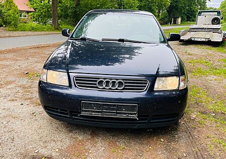 Audi A3 1.8 Auto Attraction Mit TÜV
