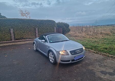 Audi TT Roadster 1.8T quattro 132 kW -