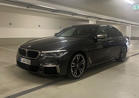 BMW M550i xDrive/360* /ACC/ H&K/Head up/Massage/Belü