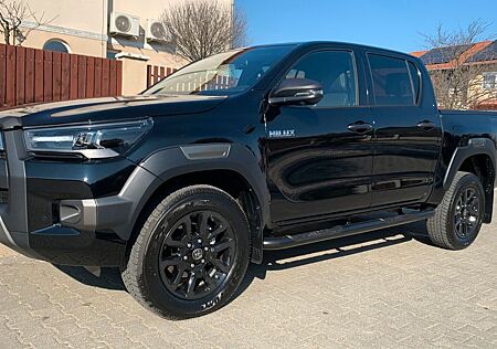 Toyota Hilux 2.8 D-4D 4X4 INVINCIBLE MY25,52.990 NETTO