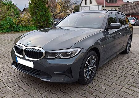 BMW 330e xDrive Touring*Laserlicht*HUD*360 Kamera