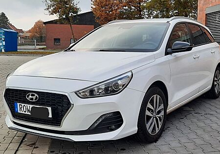 Hyundai i30 YES, Kombi, NAVI,AHK,ALU,SHZ, Kamera,Klima