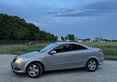 Opel Astra Cabrio Twin Top 1.8 Automatik Cosmo