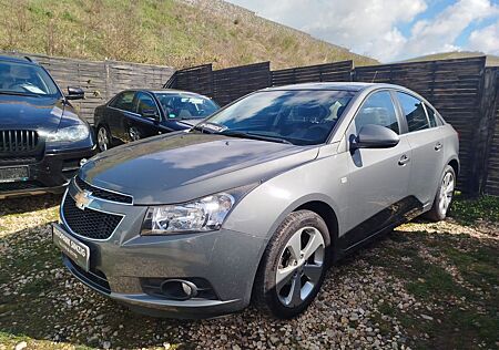 Chevrolet Cruze LTZ 1,8 Automatik*BlueT*Navi*Temp*Garantie