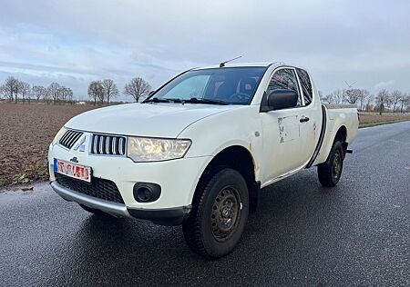 Mitsubishi L200 4x4 1,5 CAB LKW Zulassung 2.5 DI