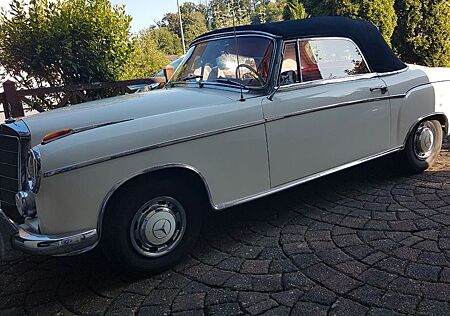 Mercedes-Benz 220