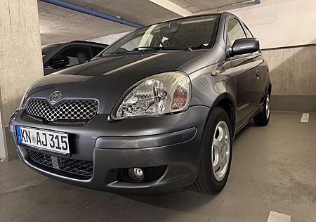 Toyota Yaris 1.3 Sol sol