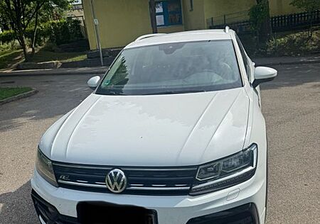 VW Tiguan Volkswagen 2.0 TDI DSG Highline R-Line
