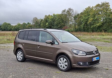 VW Touran Volkswagen 1.2 TSI, 7 Sitze, 8fach bereift, TÜV NEU