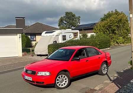 Audi A4 1.6 -