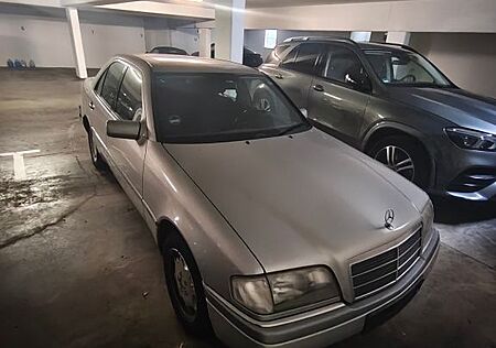 Mercedes-Benz 280 W202 C280 Perfekter Zustand